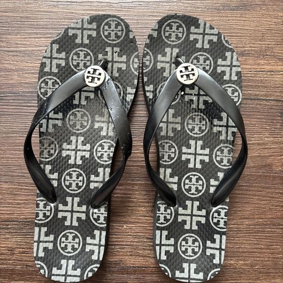 TORY BURCH MONOGRAM Insignia FLIP FLOPS rubber thong sandals SoHo Boho Y2K Vegan - Picture 1 of 5